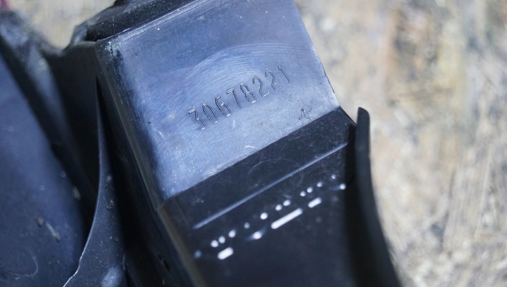 фото №7, Volvo xc90 лампа права задня верхній