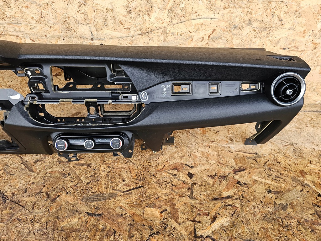 фото №9, Alfa romeo stelvio панель приладів консоль ремені подушка безпеки