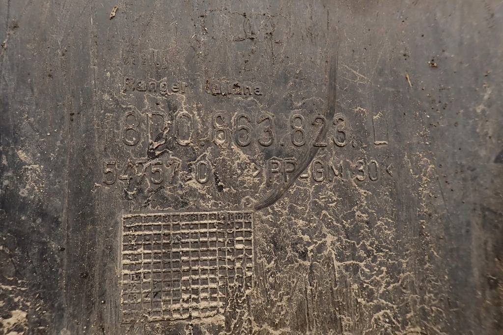 Audi a4 b5 рестайлинг  накладка плита нижняя двигателя 8d0863823l oem Недорого