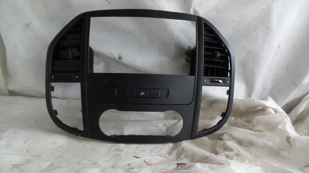 фото №5, Рамка радио панель центральный mercedes w447 a4476890011