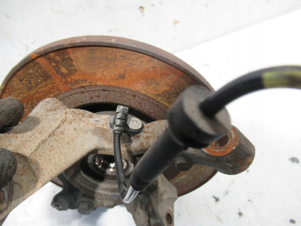 фото №5, Поворотний кулак перед права dacia sandero ii 1.4 8v 14-