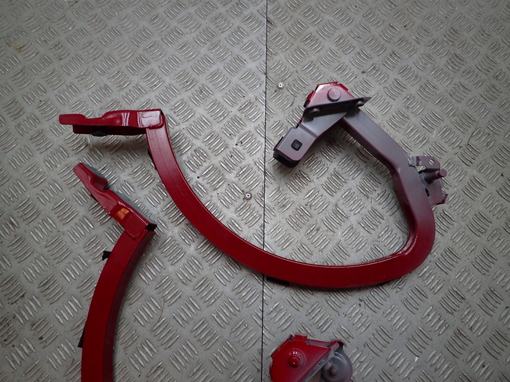 фото №2, Alfa romeo giulia veloce петля кришки задня задній багажника лівий