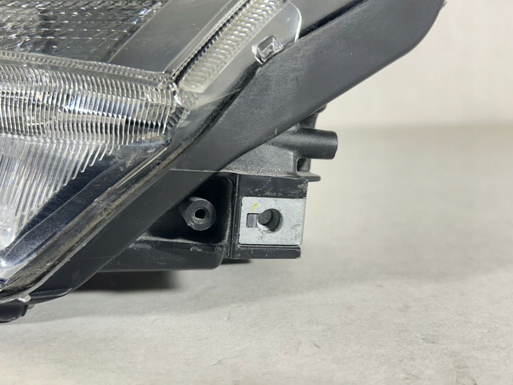 Lexus ct ct200h лінза led лампа ліва перед звичайна фара eu - ідеальний стан Оригінал