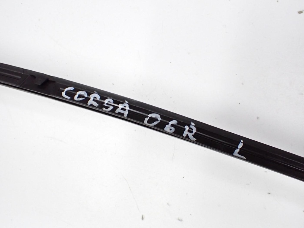 фото №8, Молдинг скло лобове передньої ліва 013106281 opel corsa c iii 06r