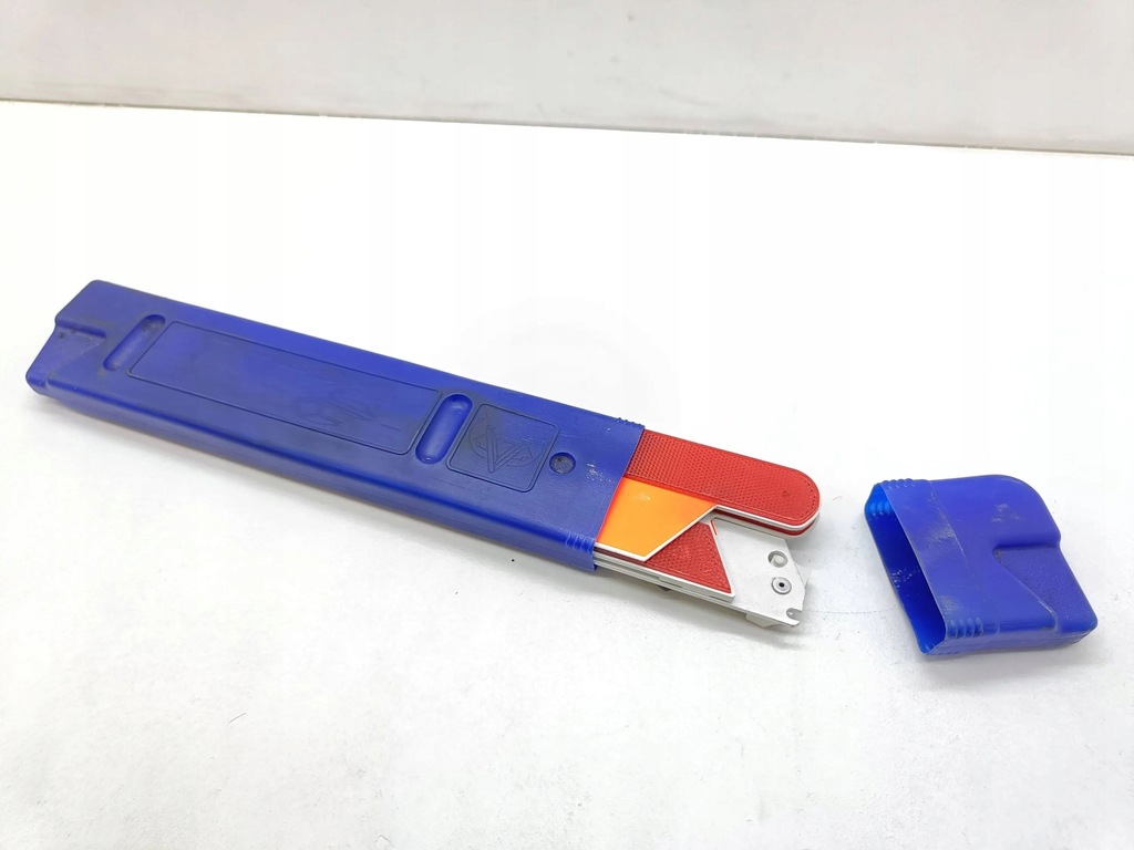 фото №6, Opel astra j 2013 треугольник предупредительный