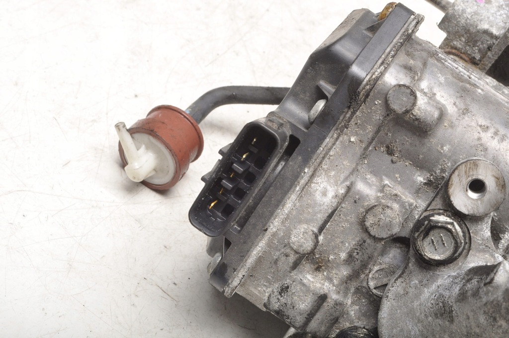 фото №7, Toyota yaris iii дроссельная заслонка 26100-0n020