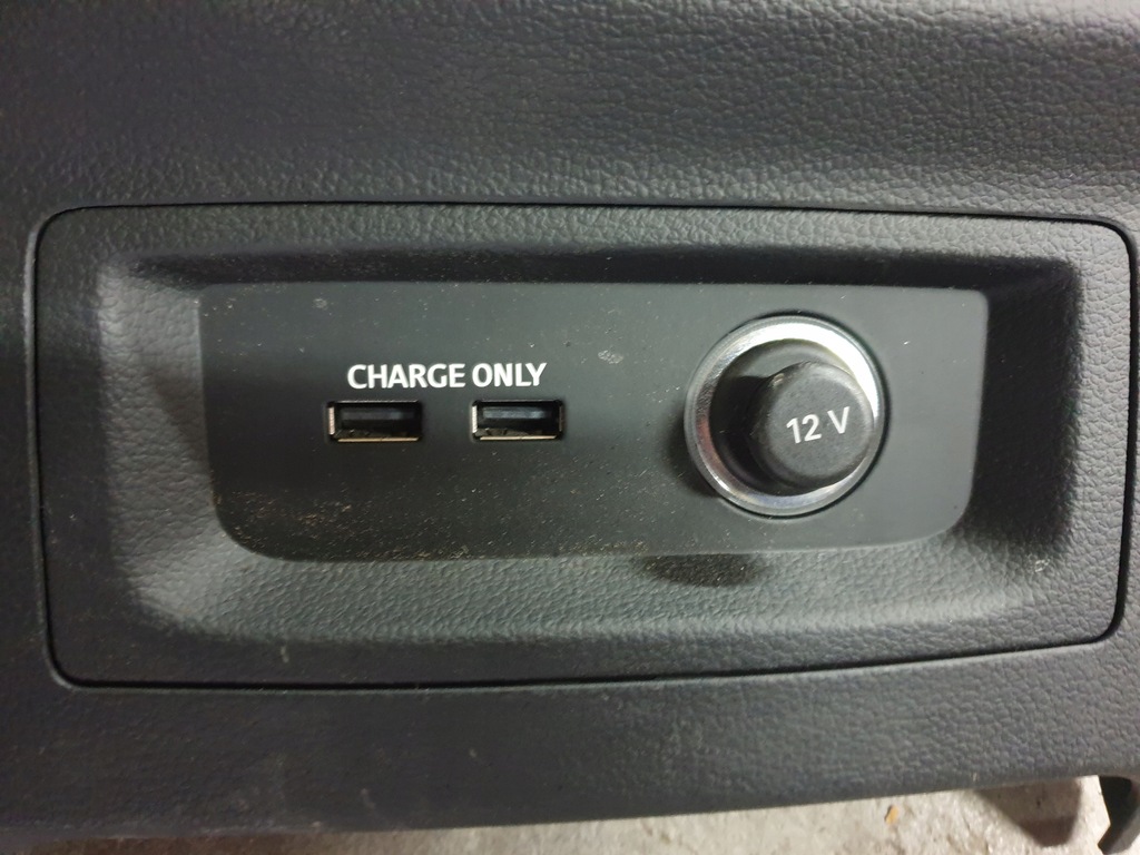 фото №2, Рамка защита туннель задняя вместе с прикуриватель i usb