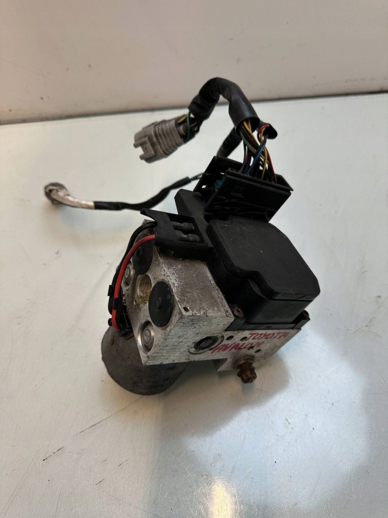 Купить Toyota avalon xx20 --- насос abs