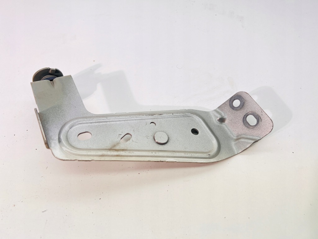 фото №1, Volvo xc40 кронштейн крила