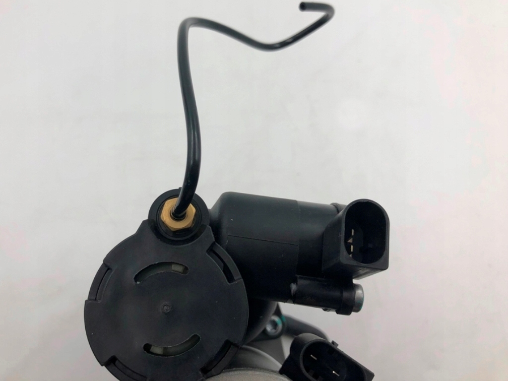 Компресор підвіска пневматичний amk 37206789938 do bmw e70 e71 e72 Зі Шроту