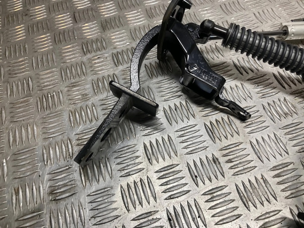 фото №5, Петля кришки багажника лівий правий комплект volvo v70