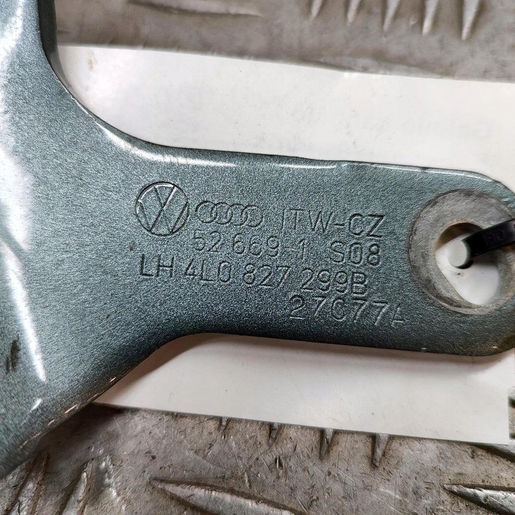 фото №10, Audi q7 4l 2007 ліва сторона петля кришки задній багажника