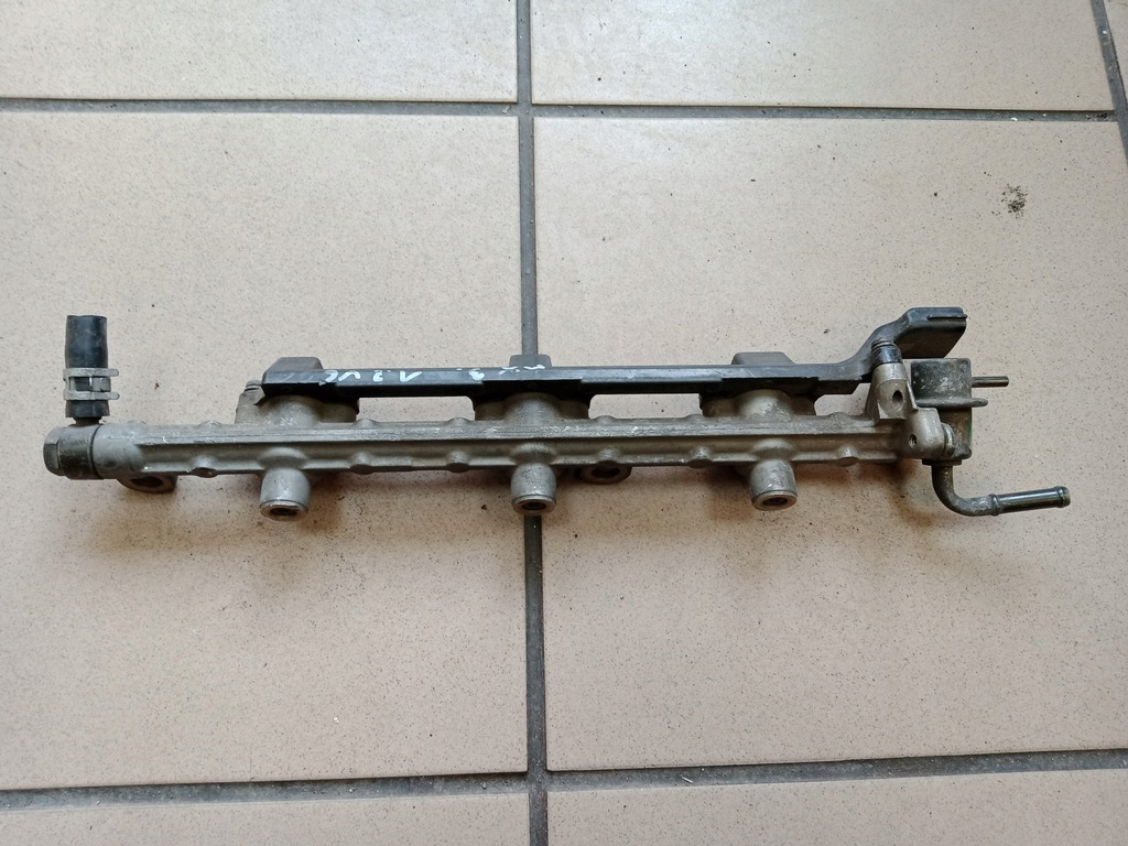 фото №7, Mazda mx-3 1,8 v6 молдинг впрыскная + форсунки