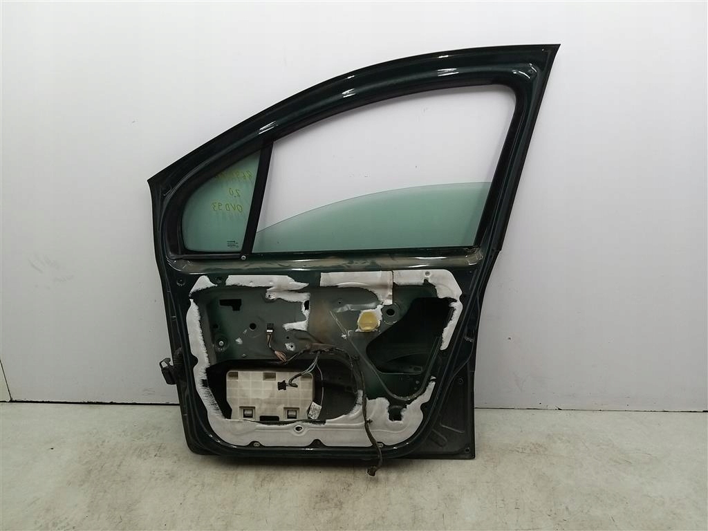 Дверь передние правое перед renault modus 2004-2012 ovd93 зелёные в Украине