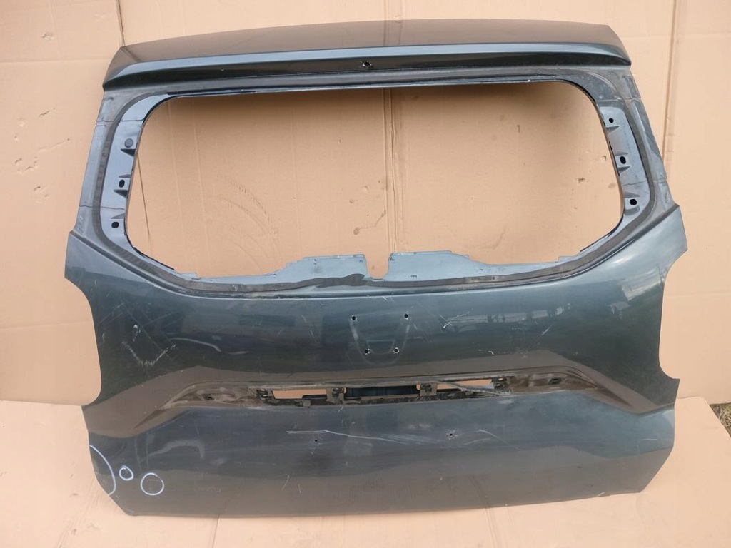 фото №1, Duster ii крышка багажника багажника лак заводской