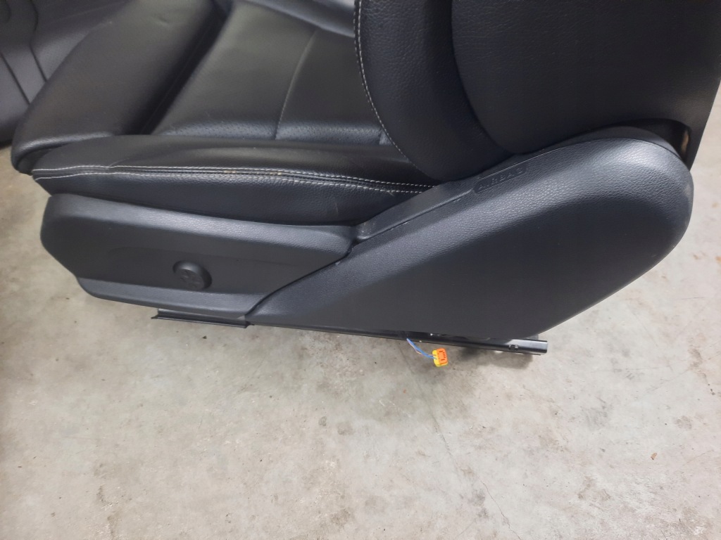 фото №9, Сиденья заднее сиденье кожа туннель mercedes c w205 sedan