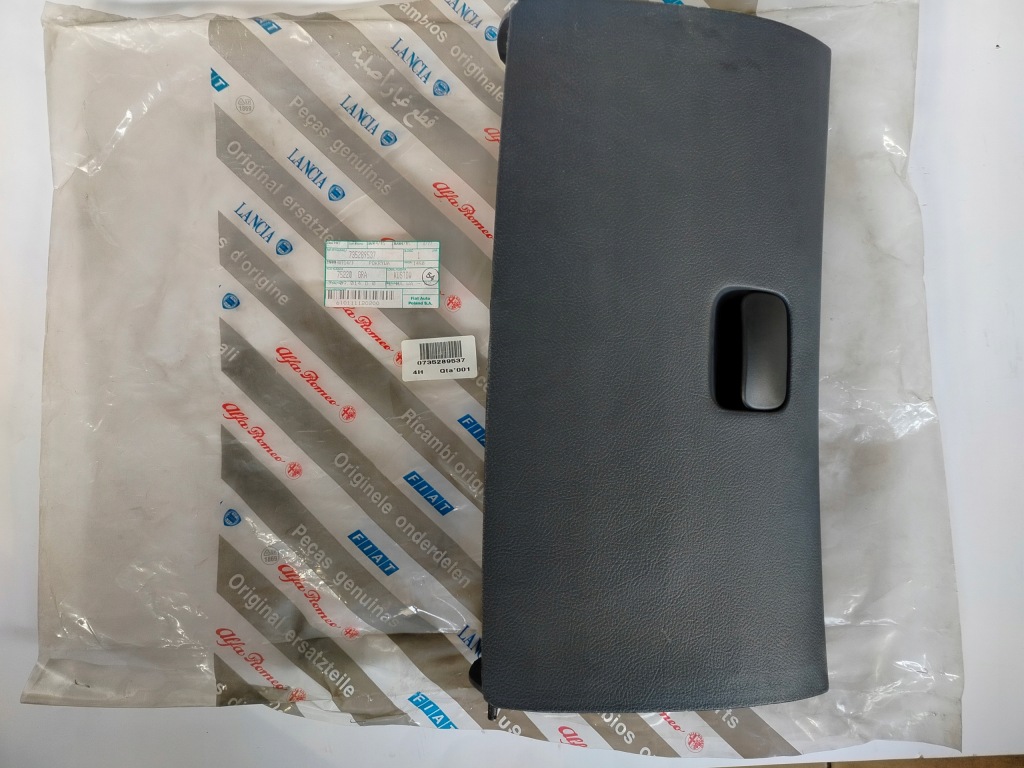 Купить Крышка бардачка fiat-735289537