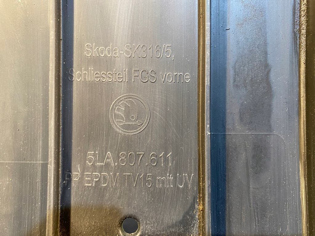 фото №9, Skoda enyaq 5la плита защита pod бампер перед 5la807611