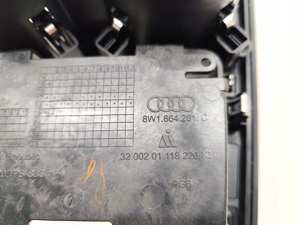 фото №6, Audi a4 b9 рамка туннель среднего 8w1864261c