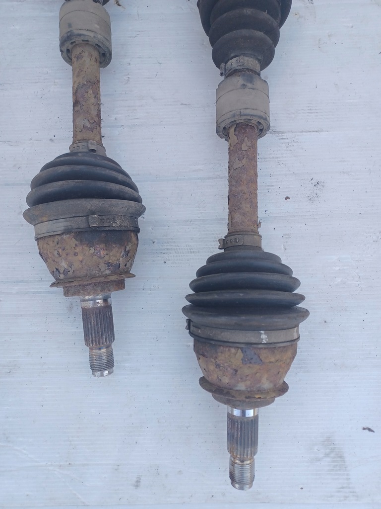 фото №2, Mini cooper s r55 r56 1.6 t приводной вал левая перед передняя короткий