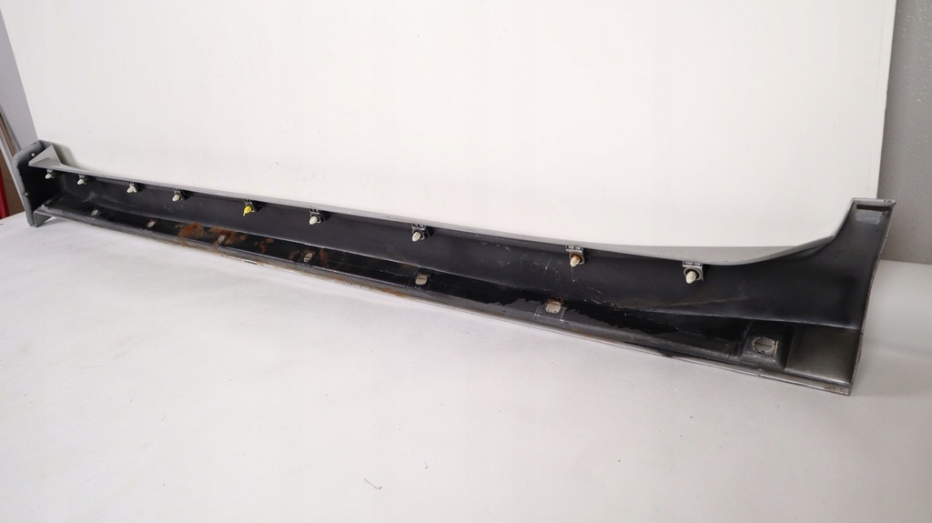 фото №7, Toyota land cruiser 200 молдинг поріг права 1f7