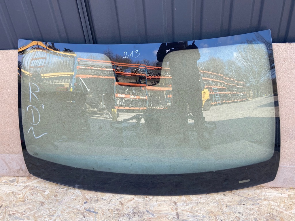 фото №1, Mercedes w213 скло лобове передня