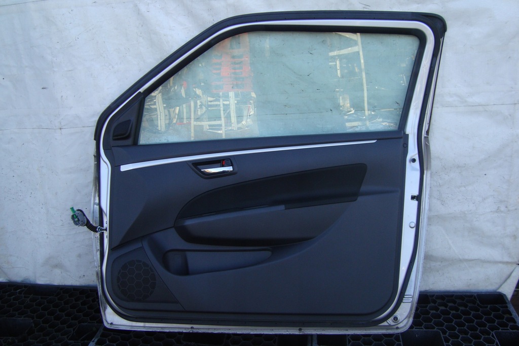 фото №7, Дверь правое 3d zcc suzuki swift mk7 10-17