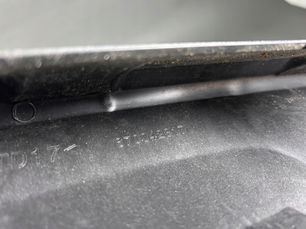 Накладка бампера перед maserati levante s 670065943 670042317 с Разборки