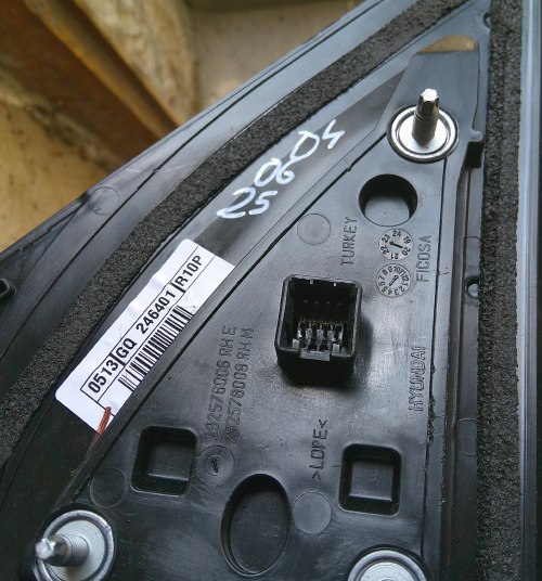 Hyundai i10 3 19-24 8 pin праве  дзеркало європа Доставка