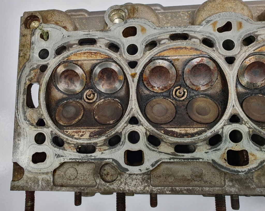 Головка двигуна opel adam 1.2 16v 55562229 Оригінал