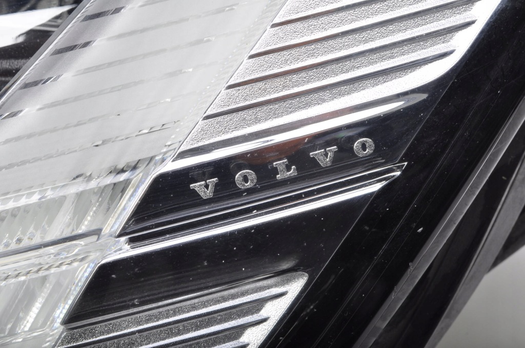 Volvo s60 v60 фара левая передняя перед mid led Оригинал