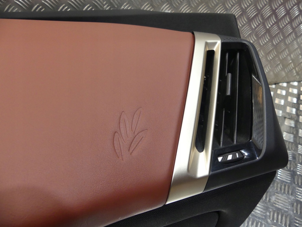 фото №7, Bmw ix i20 приборная панель приборная консоль кожа castanea 9631809 9630343