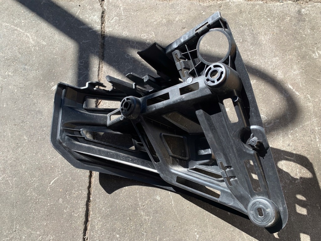 фото №8, Citroen c5 aircross направляющая бампера правый задняя 9826677080