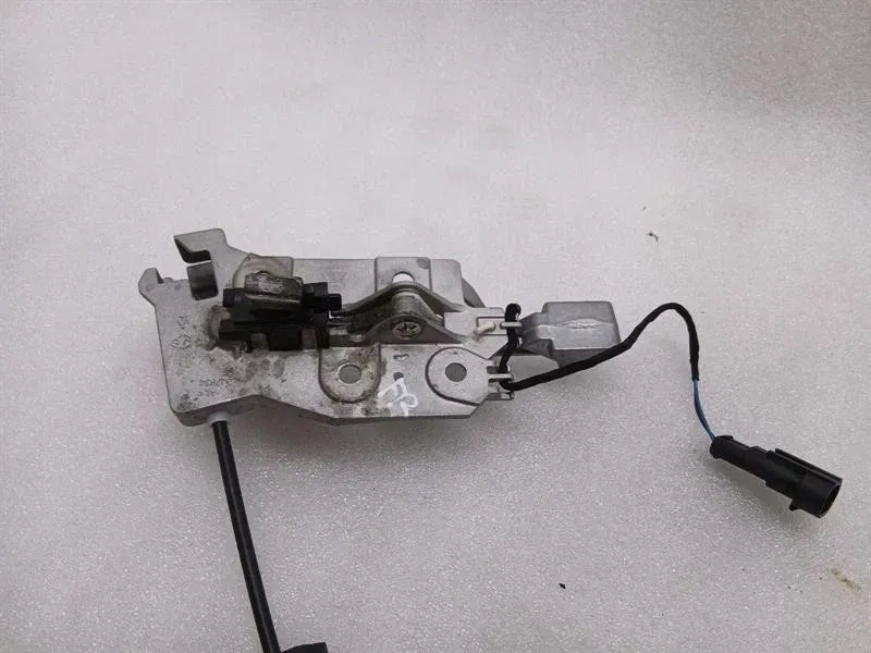 Замок дверь ferrari 488 f142m 85730800 замок дверь правая  правая - с Разборки