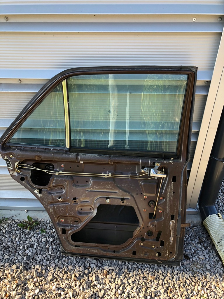 фото №5, Левая задние дверь mercedes w126 se