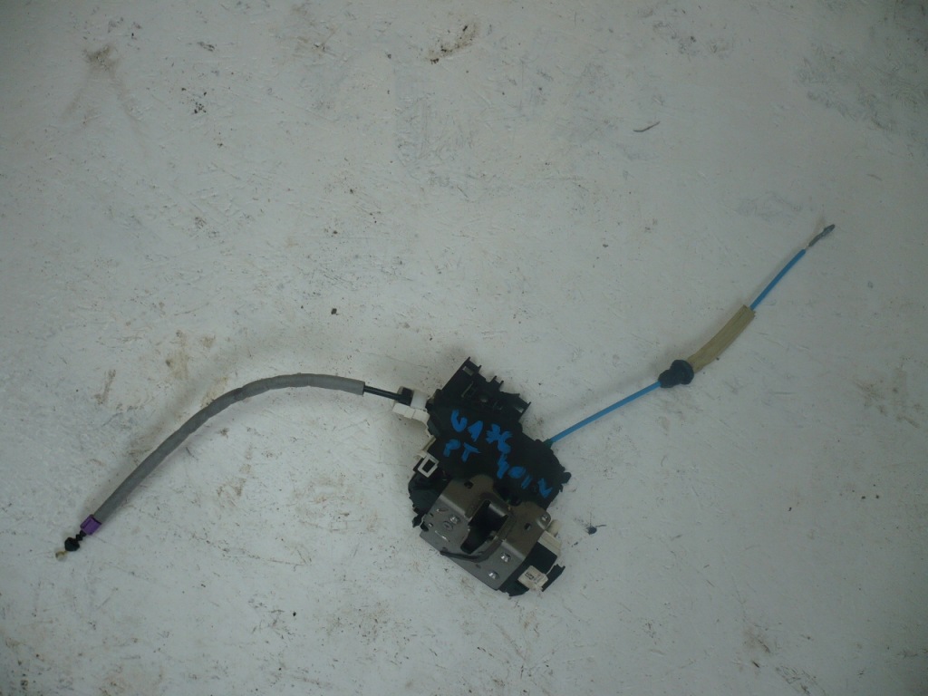 фото №1, Mercedes w204 w176 замок дверь правый задняя 4 pin