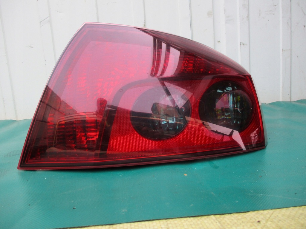 фото №1, Peugeot 407 sedan лампа задняя правая