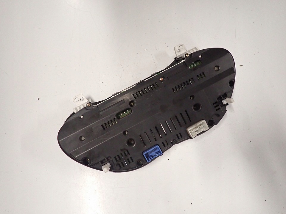 фото №9, Счетчик приборы toyota avensis t25 2.0d4d 2003r obr