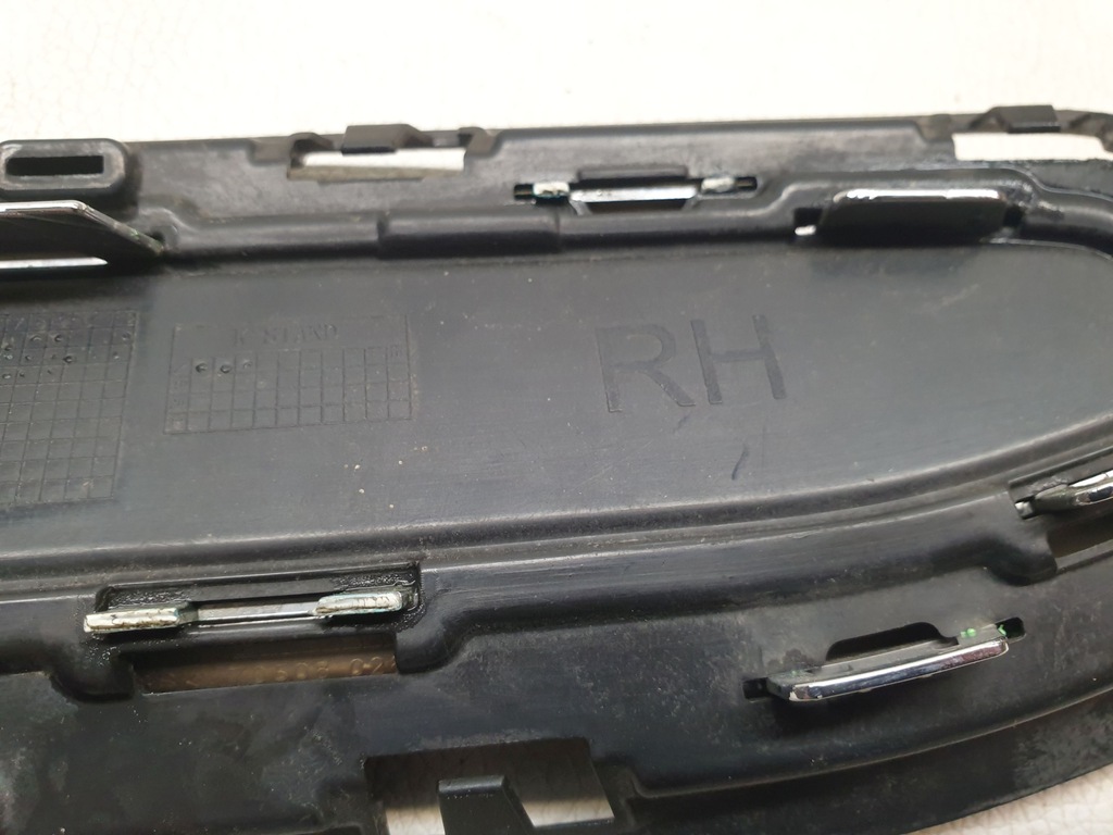 фото №12, Audi a6 c8 18-21 решітка заглушка w спойлер бампера задня права 4k0807320