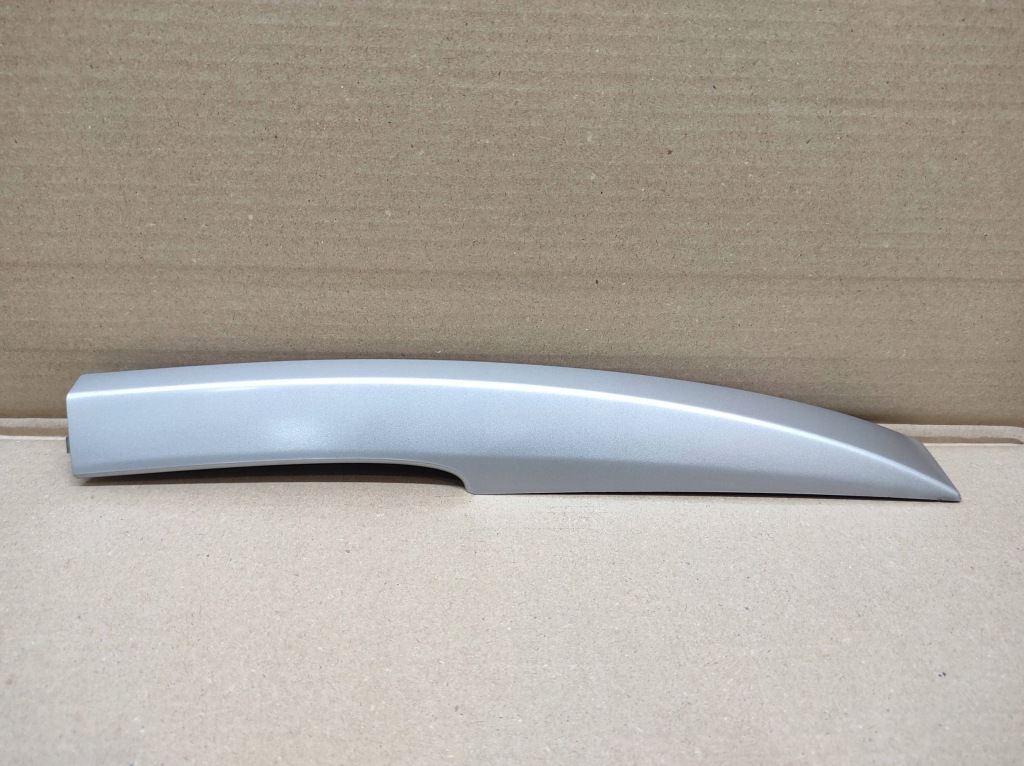 Купити Заглушка накладка рейлінг права перед renault laguna 3 універсал