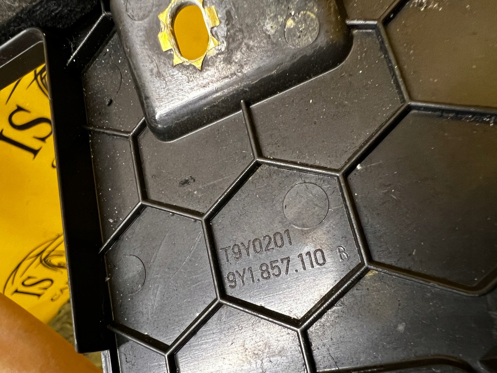 фото №8, Защита заглушка нижняя консоли правая porsche cayenne coupe 9y3 9y0