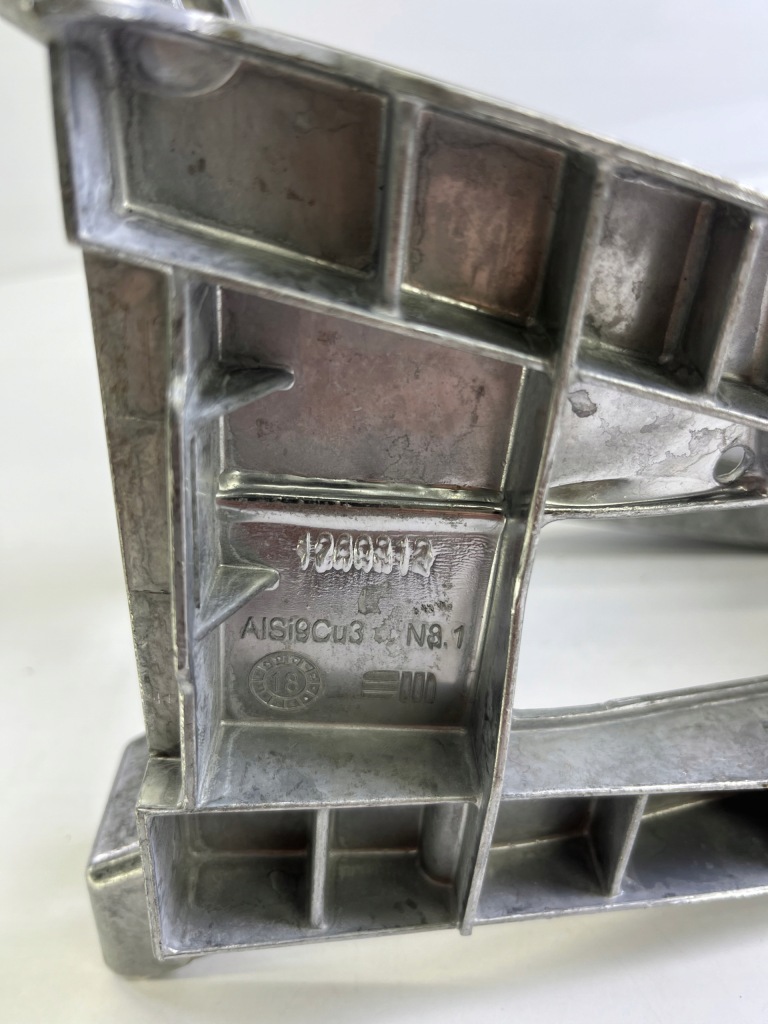 Bmw f39 f45 f46 f48 кронштейн кронштейн подлокотник 1269312 оригинал . Недорого