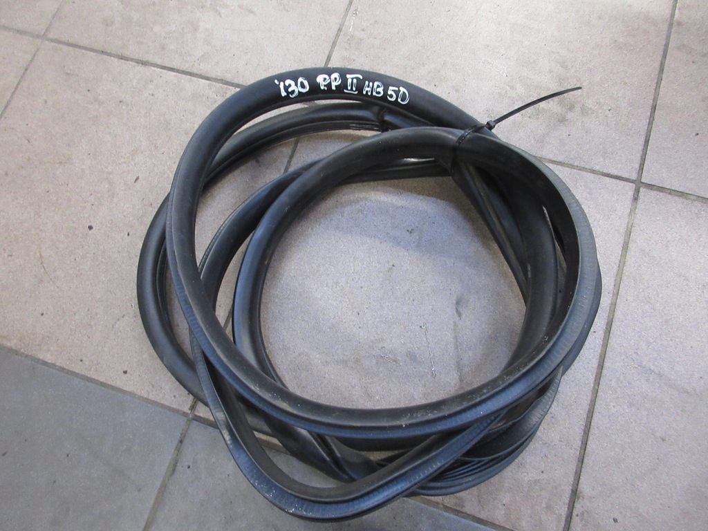 фото №1, Прокладка двері правий перед hyundai i30 ii hb 5d