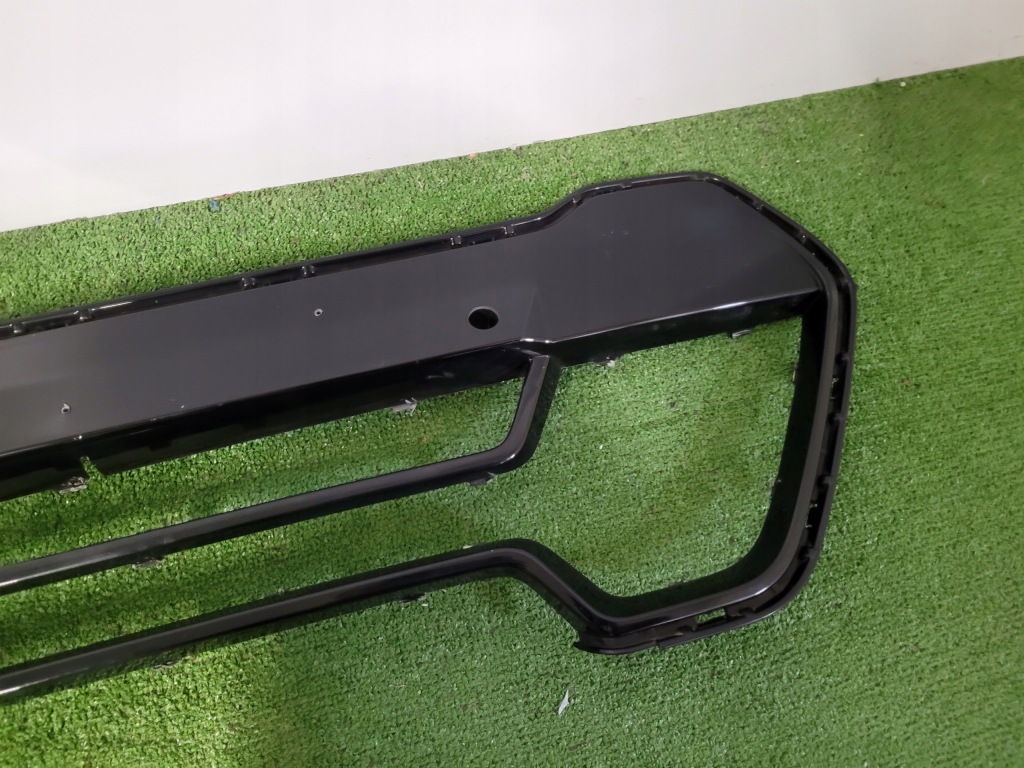 Bmw x1 u11 msp mpakiet решітка бампера середня заглушка 9881918 Зі Шроту