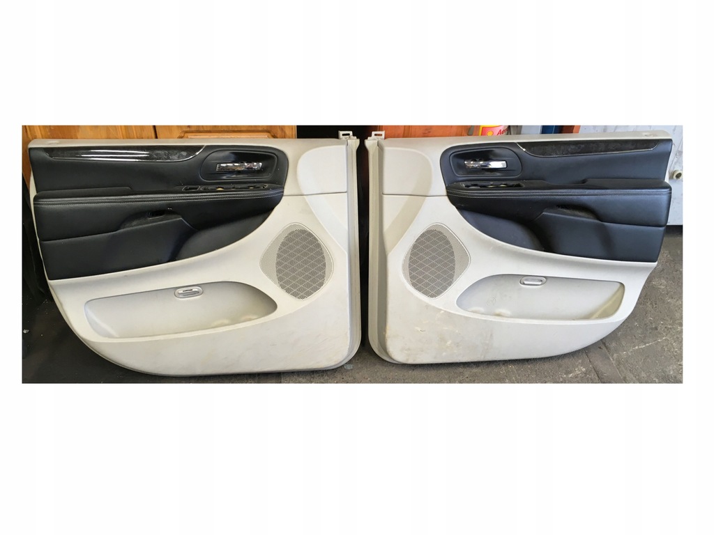 фото №1, Обшивка оббивка правий лівий перед lancia voyager