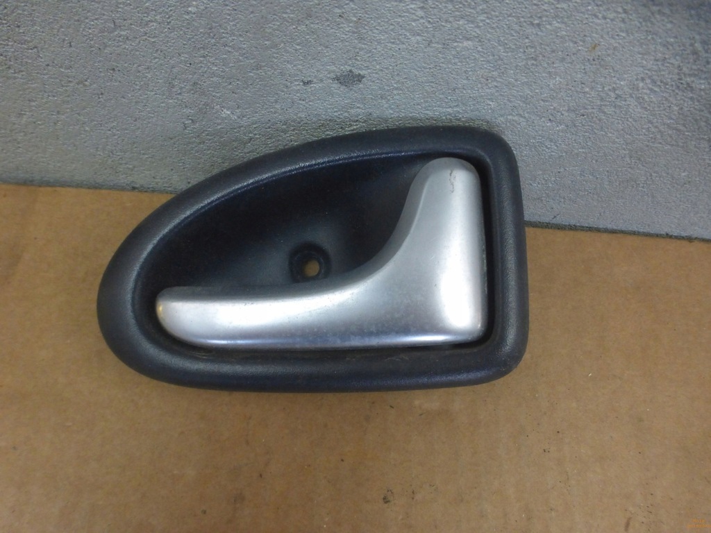 фото №1, Ручка внутренняя renault clio ii 2 правая задняя стержень