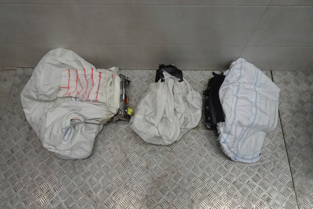 фото №13, Toyota corolla e21 hybrid sedan приборная панель приборная консоль приборная панель 19-