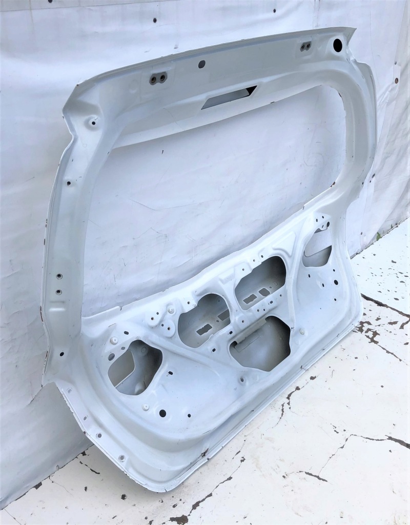 фото №7, Toyota yaris iii lift 17- крышка багажника багажника оригинал