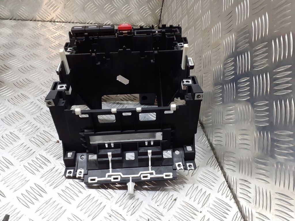 фото №3, Рамка радіо audi a3 8p 1.6 fsi 8p0858005b