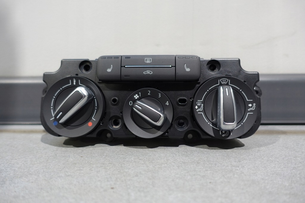 фото №1, Vw beetle 5c панель кондиционера